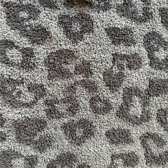 Barefoot Dreams Charcoal Animal Print Throw - Picture 4 of 5